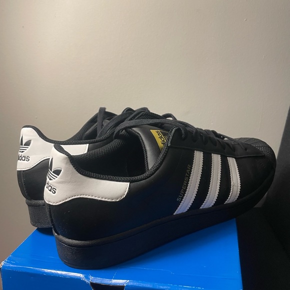 Adidas superstar | Size 12 - Picture 3 of 4